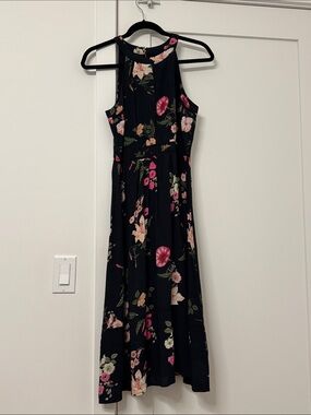 portmans black floral dress @dominiquelissa shows us how she wears florals. Which look would you wear?, #portmans #portmansstyle